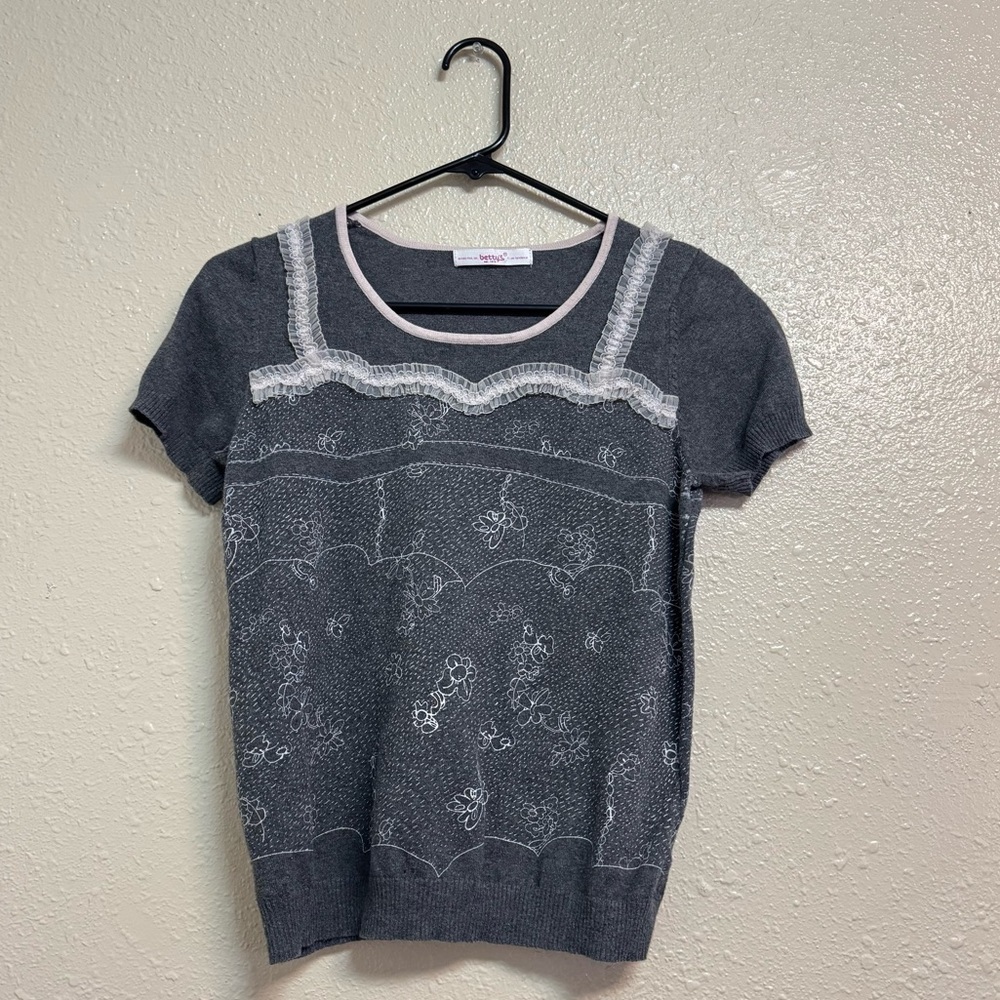 Betty’s Floral and Ribbon Cutesy Sweater Top